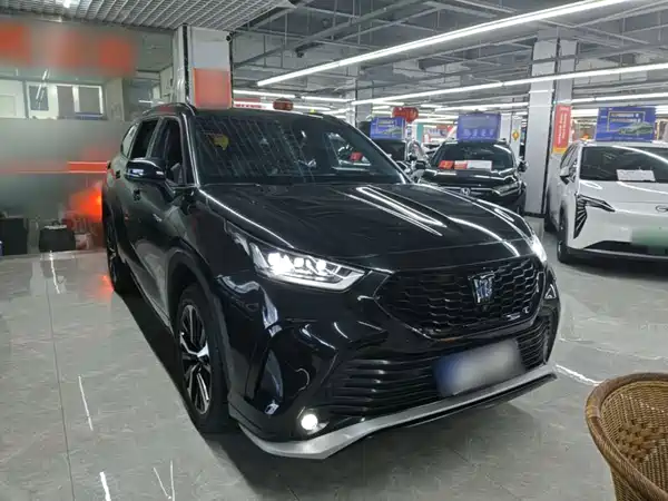 Toyota Crown Kluger 2022