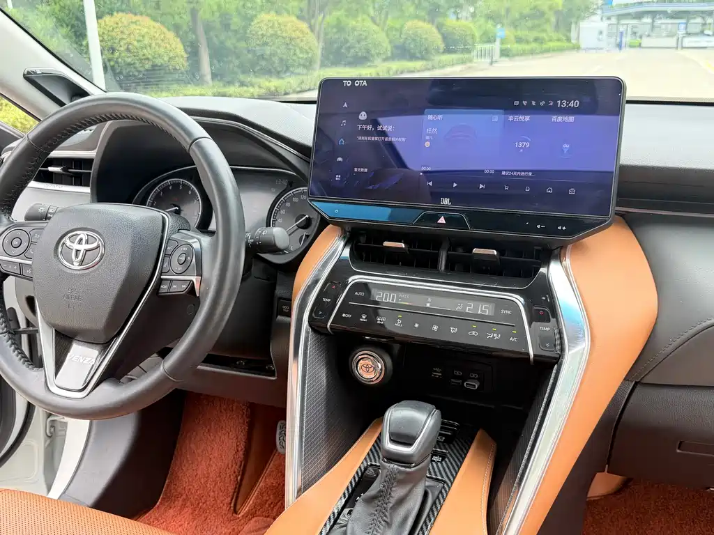Toyota Venza 2022 — фото 12