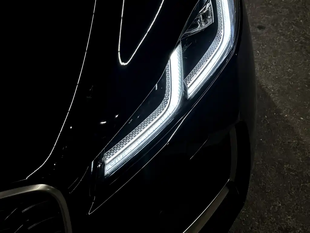 Jaguar F-PACE 2021 — фото 11