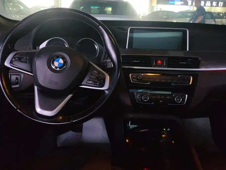 BMW X1 2018 — фото 12