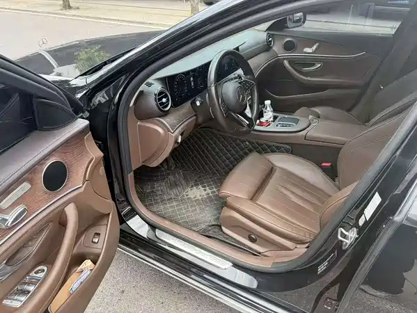 Mercedes-Benz E-Class 2022