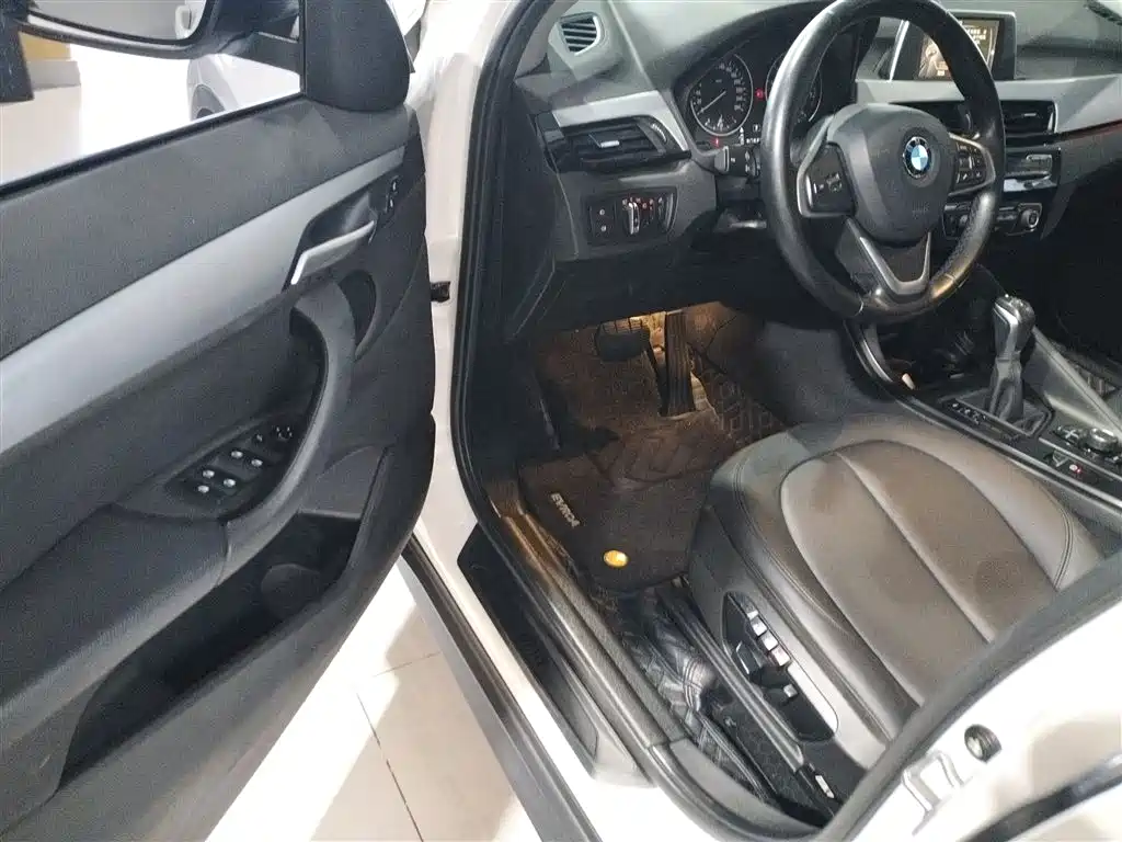 BMW X1 2017 — фото 16