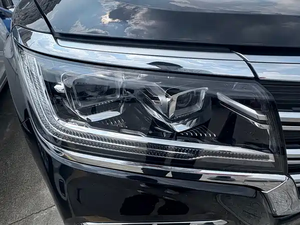 Roewe RX8 2018