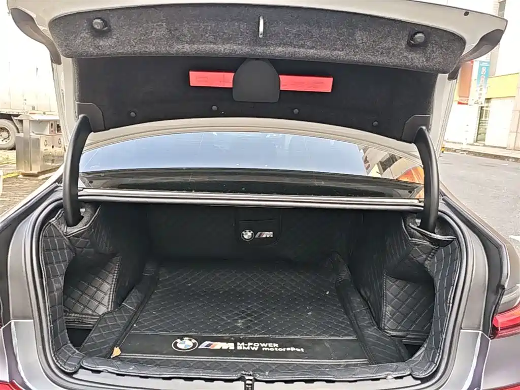 BMW 3 Series 2022 — фото 19