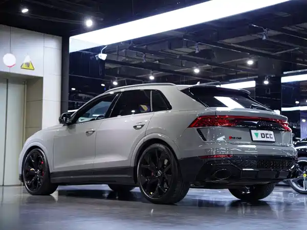 Audi RS Q8 2023