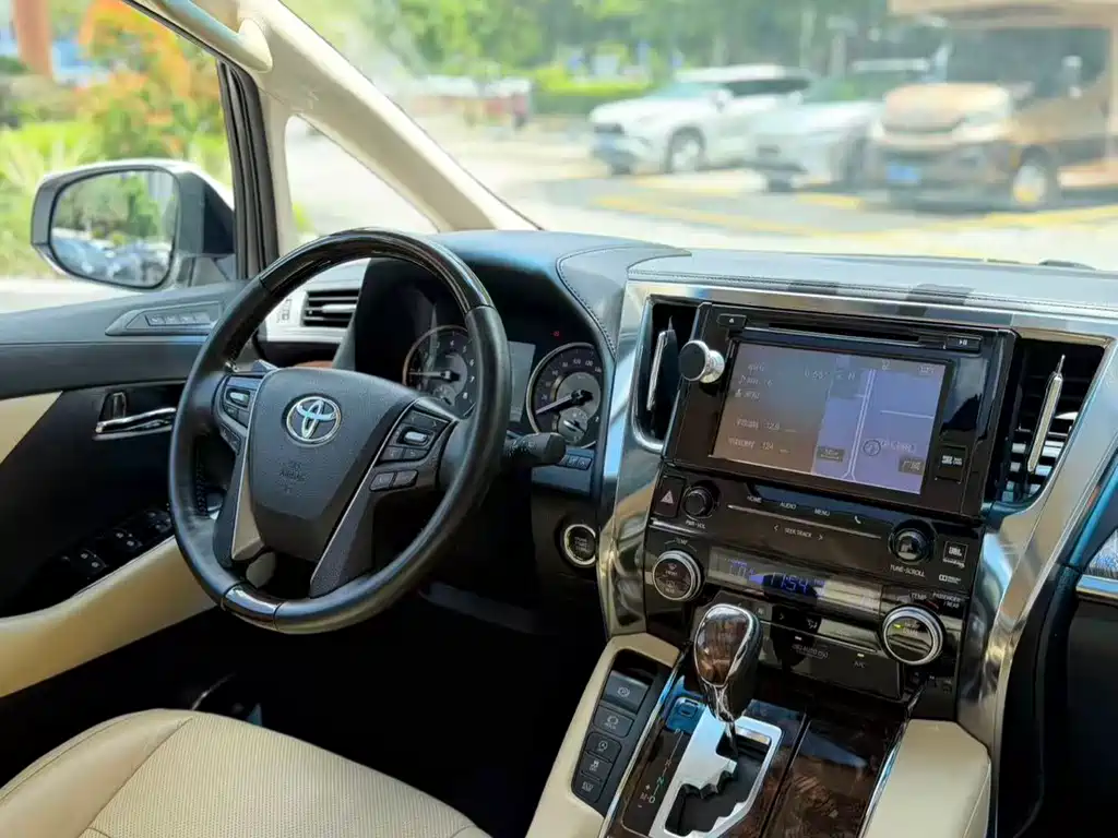 Toyota Alphard 2019 — фото 9