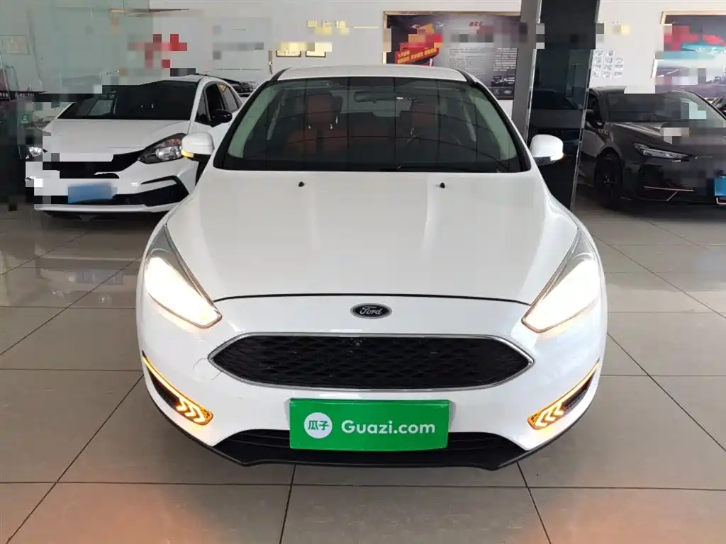 Ford Focus 2018 — фото 3