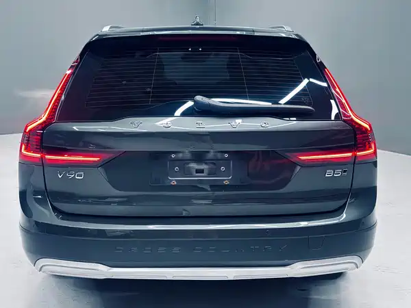 Volvo V90 2021