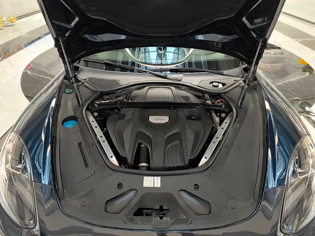 Porsche Panamera 2018 — фото 35