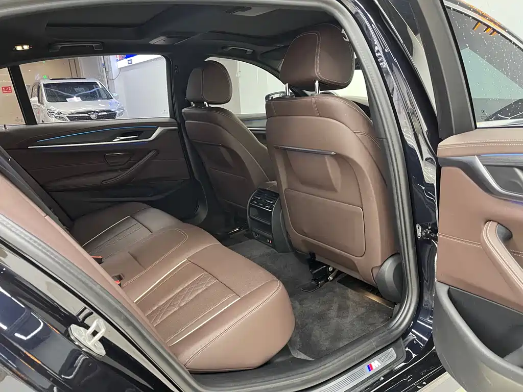 BMW 5 Series New Energy 2023 — фото 11