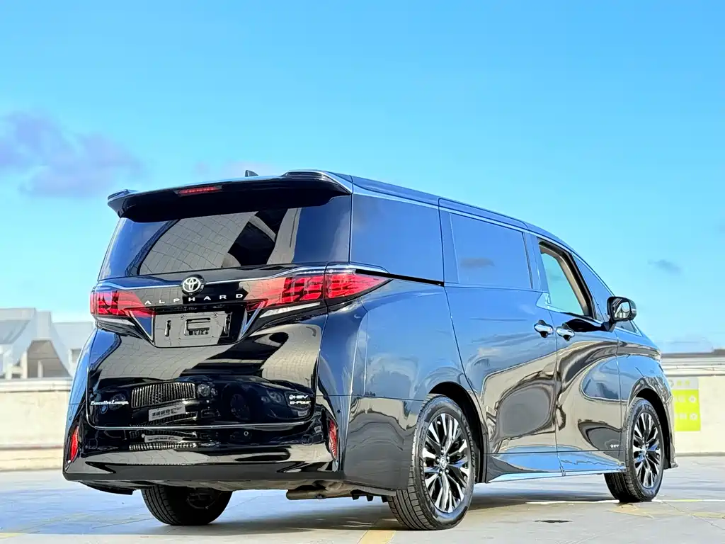 Toyota Alphard 2024 — фото 11