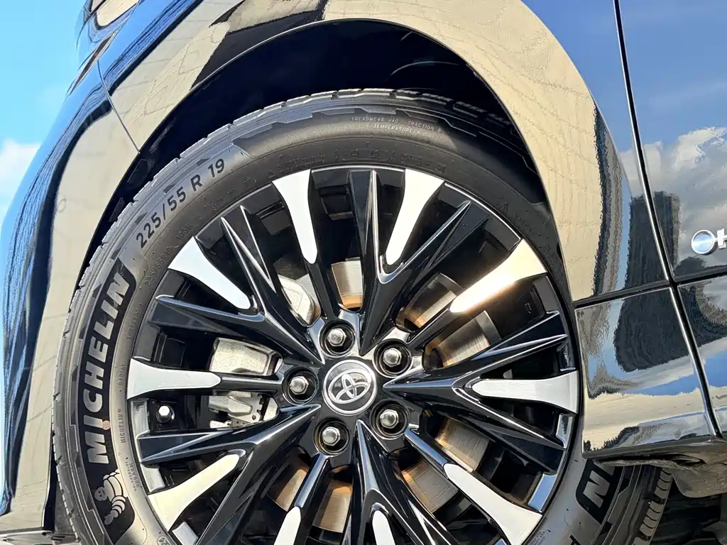 Toyota Alphard 2024 — фото 15