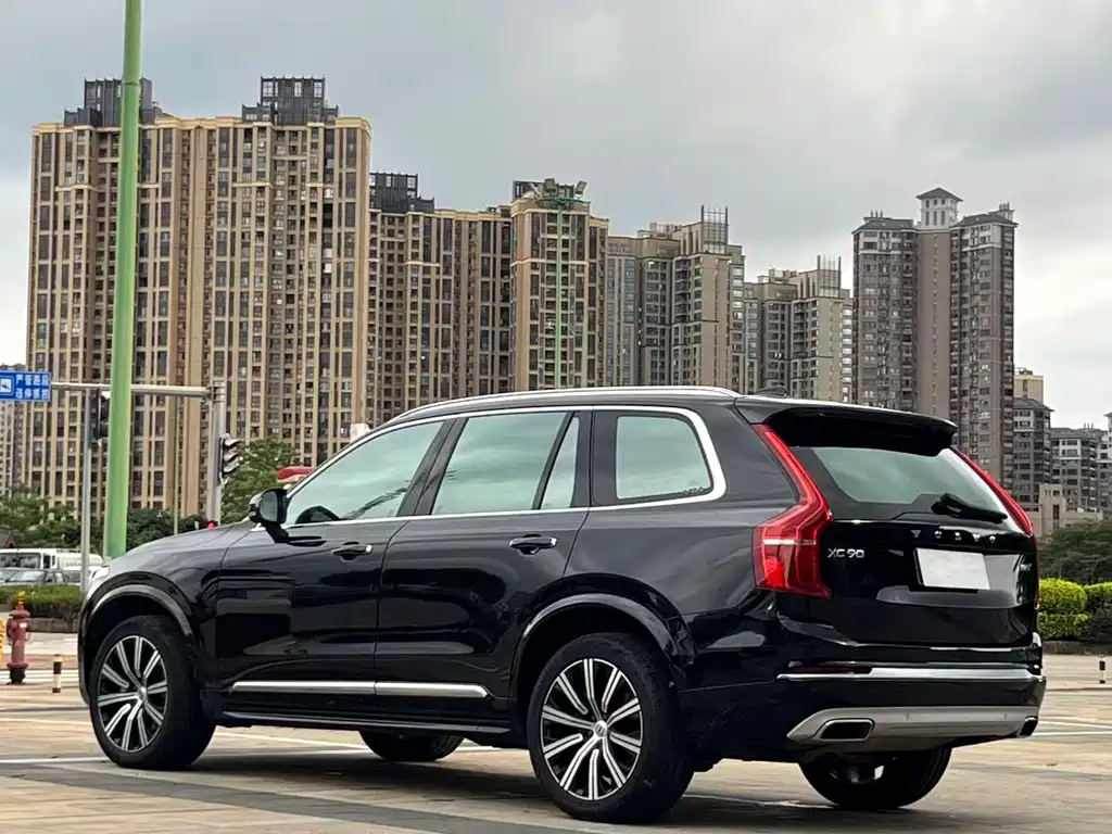 Volvo XC90 2021 — фото 9