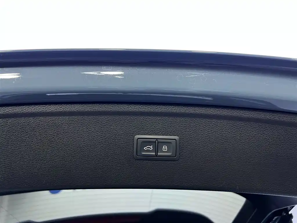 Audi Q5L 2022 — фото 25