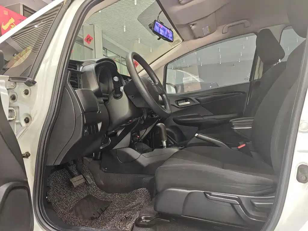 Honda Fit 2016 — фото 21