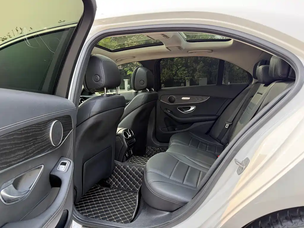 Mercedes-Benz C-Class 2021