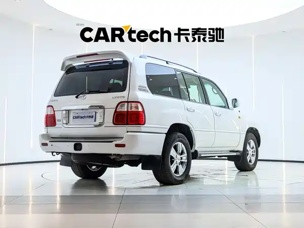 Lexus LX 2005