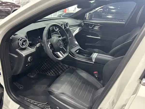 Mercedes-Benz C-Class 2024