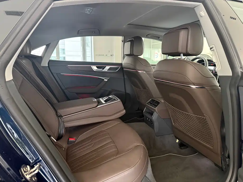 Audi A7L 2022