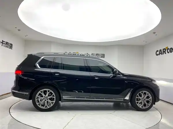 BMW X7 2022