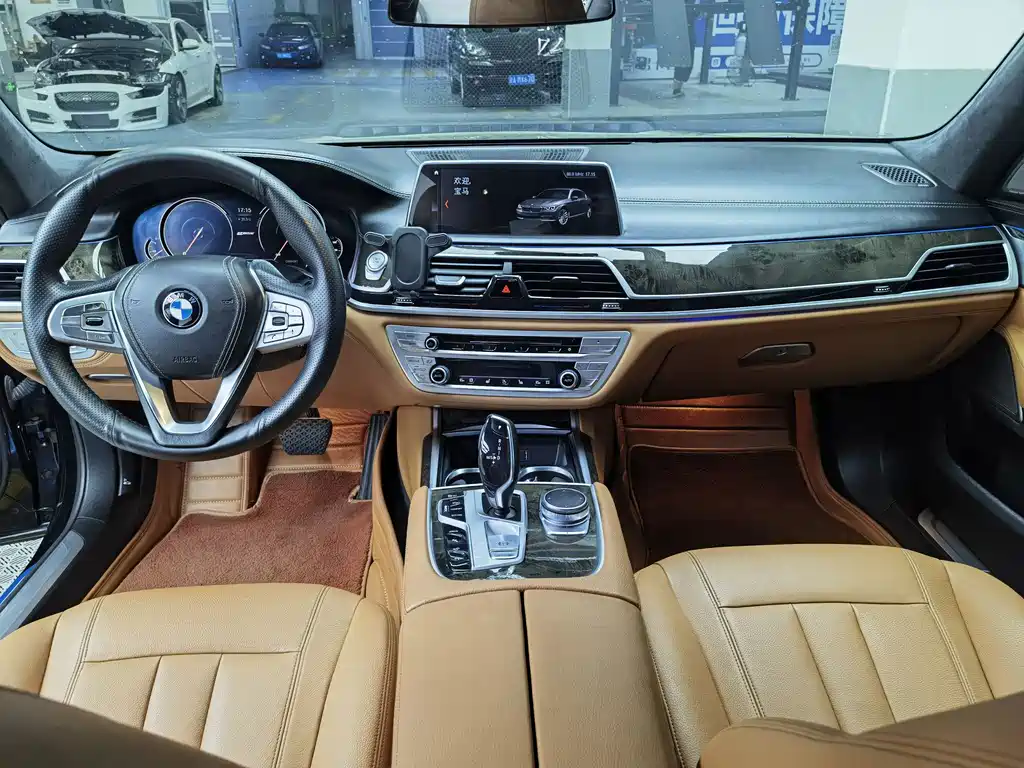 BMW BMW 7 Series New Energy 2018 — фото 8