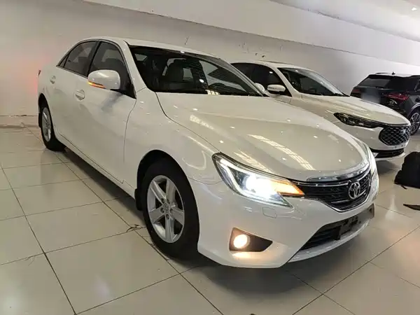 Toyota Reiz 2014