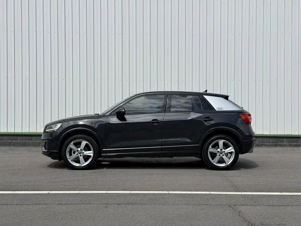 Audi Q2L 2019 — фото 3