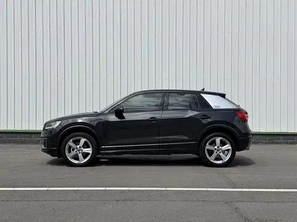 Audi Q2L 2019