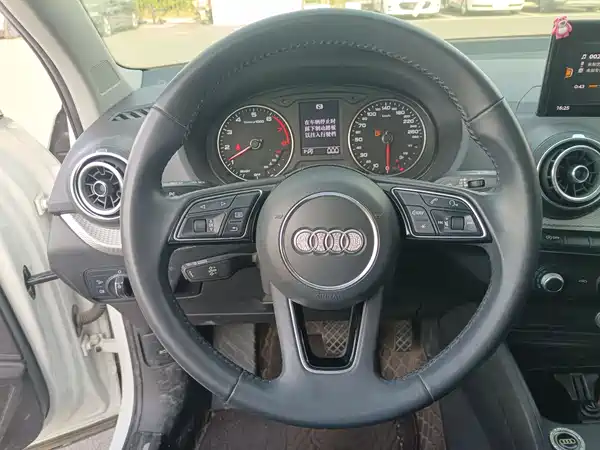 Audi Q2L 2020