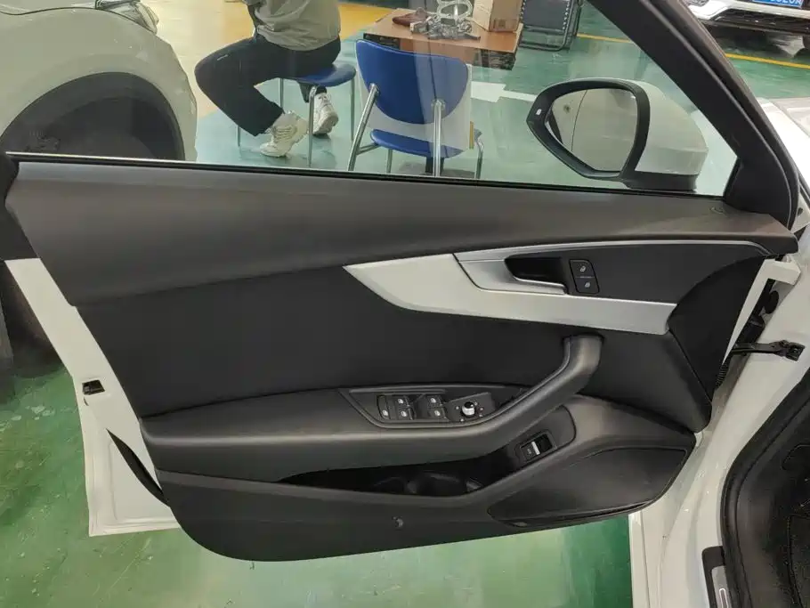 Audi A4L 2018