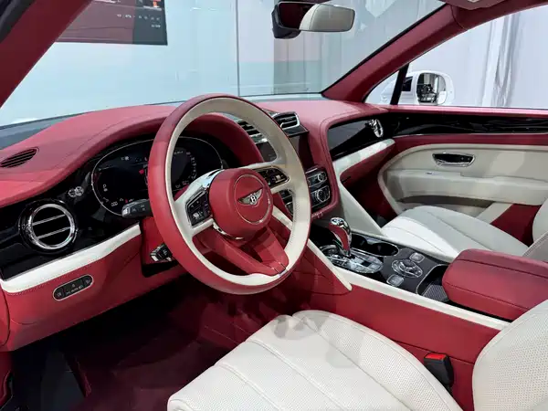 Bentley Bentayga 2024