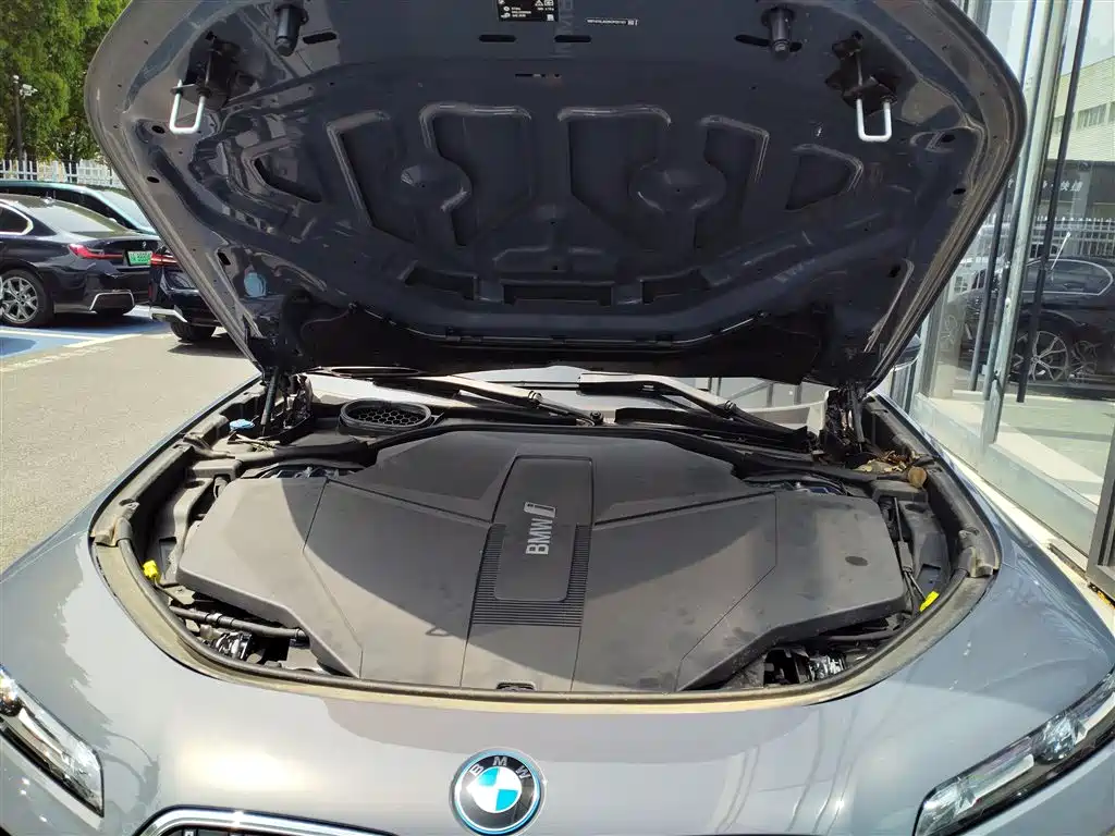 BMW i7 2024 — фото 16