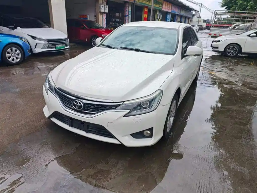 Toyota Reiz 2015