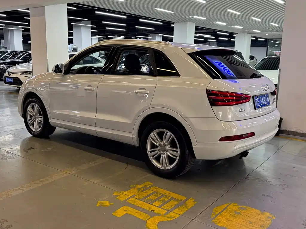 Audi Q3 2015 — фото 9