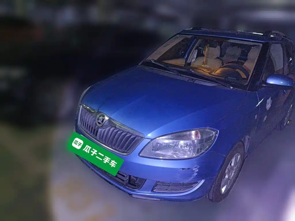 Skoda Fabia 2015 — фото 2