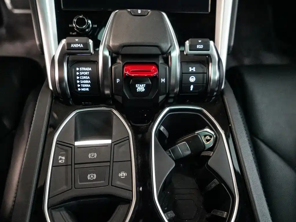 Lamborghini Urus 2019 — фото 14