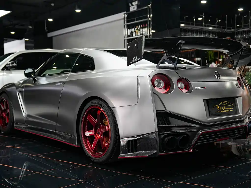 Nissan GT-R 2014 — фото 28