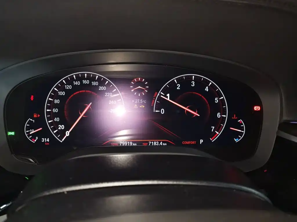 BMW 5 Series 2019 — фото 12