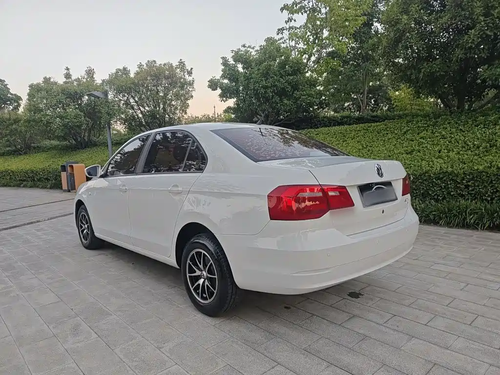 Volkswagen Jetta 2018 — фото 18