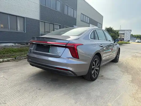 Hongqi H5 PHEV 2025