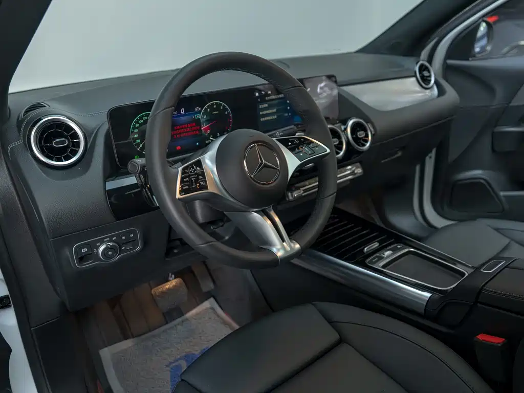 Mercedes-Benz GLA 2025 — фото 9