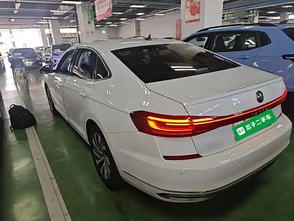 Volkswagen Passat Plug-In Hybrid 2022