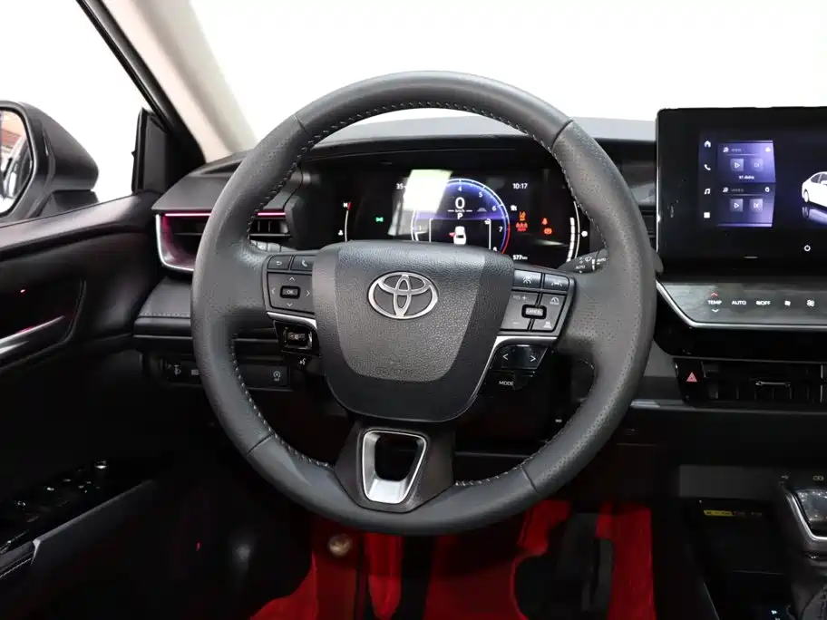 Toyota Camry 2025 — фото 13