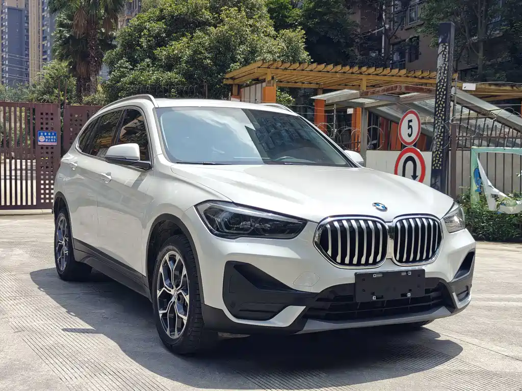 BMW X1 2022 — фото 3