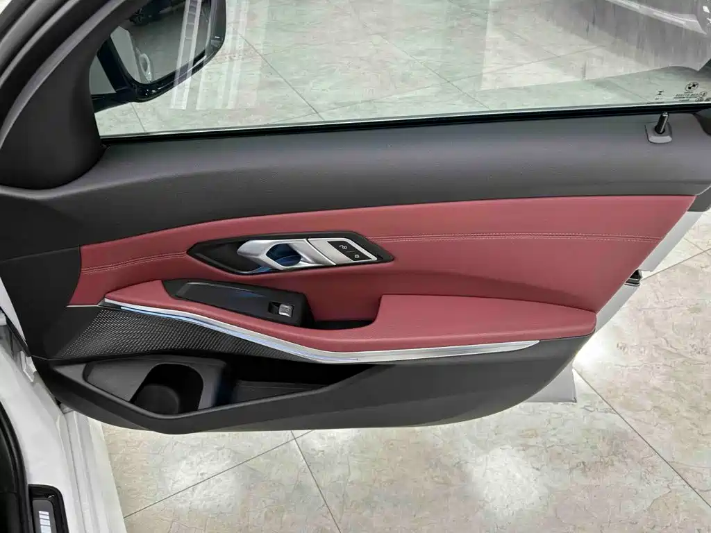 BMW 3 Series 2023 — фото 13