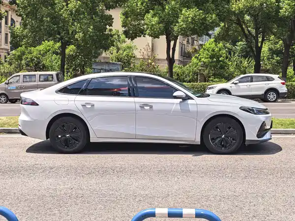 Geely Galaxy A7 EM 2025