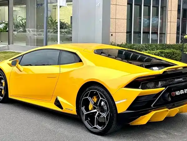 Lamborghini Huracan 2022