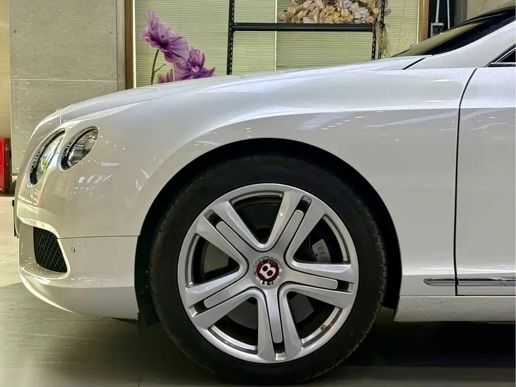 Bentley Continental 2013 — фото 5