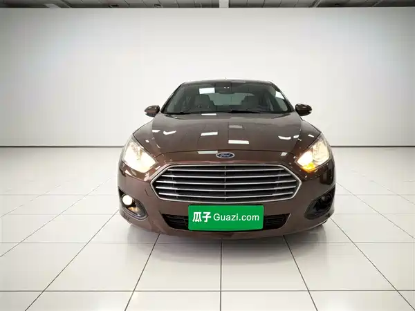 Ford Escort 2015