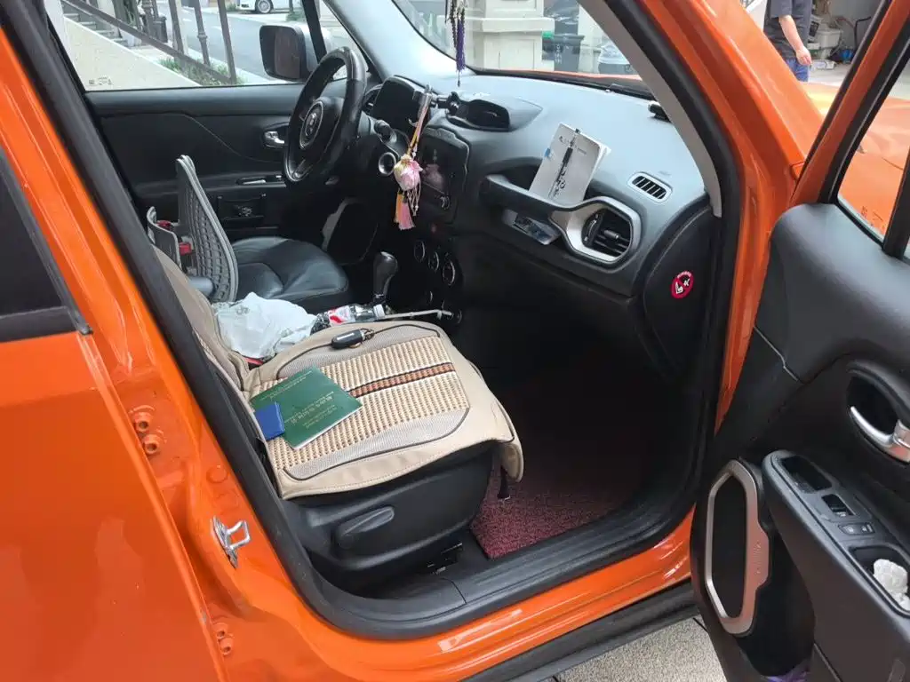 Jeep Renegade 2017 — фото 22
